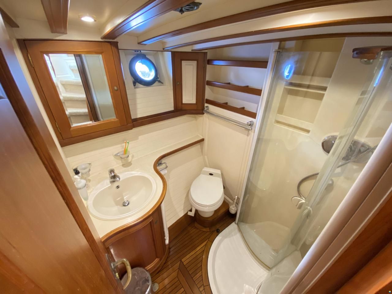 L&uuml;rssen motor yacht FRYA 24m