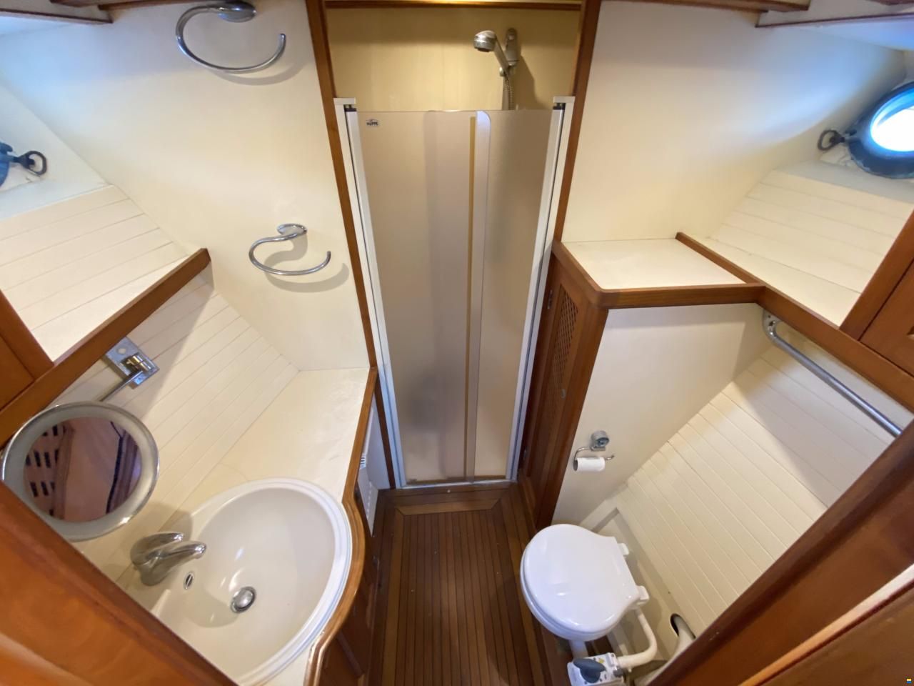 L&uuml;rssen motor yacht FRYA 24m