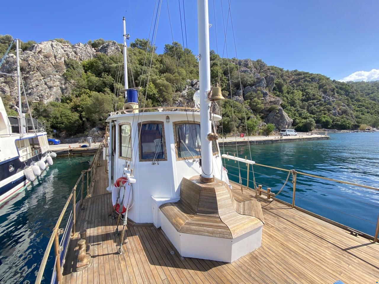 L&uuml;rssen motor yacht FRYA 24m