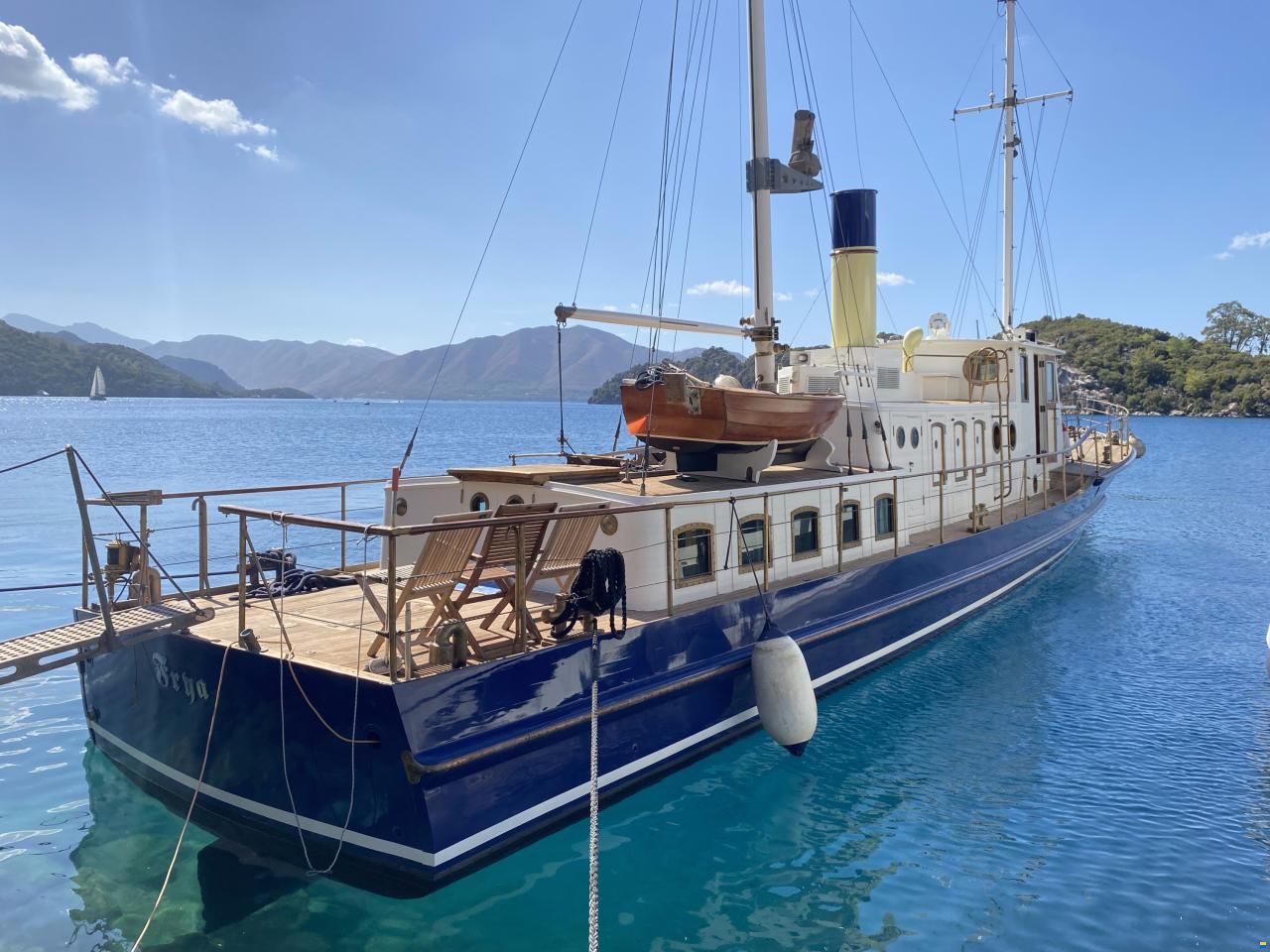 L&uuml;rssen motor yacht FRYA 24m