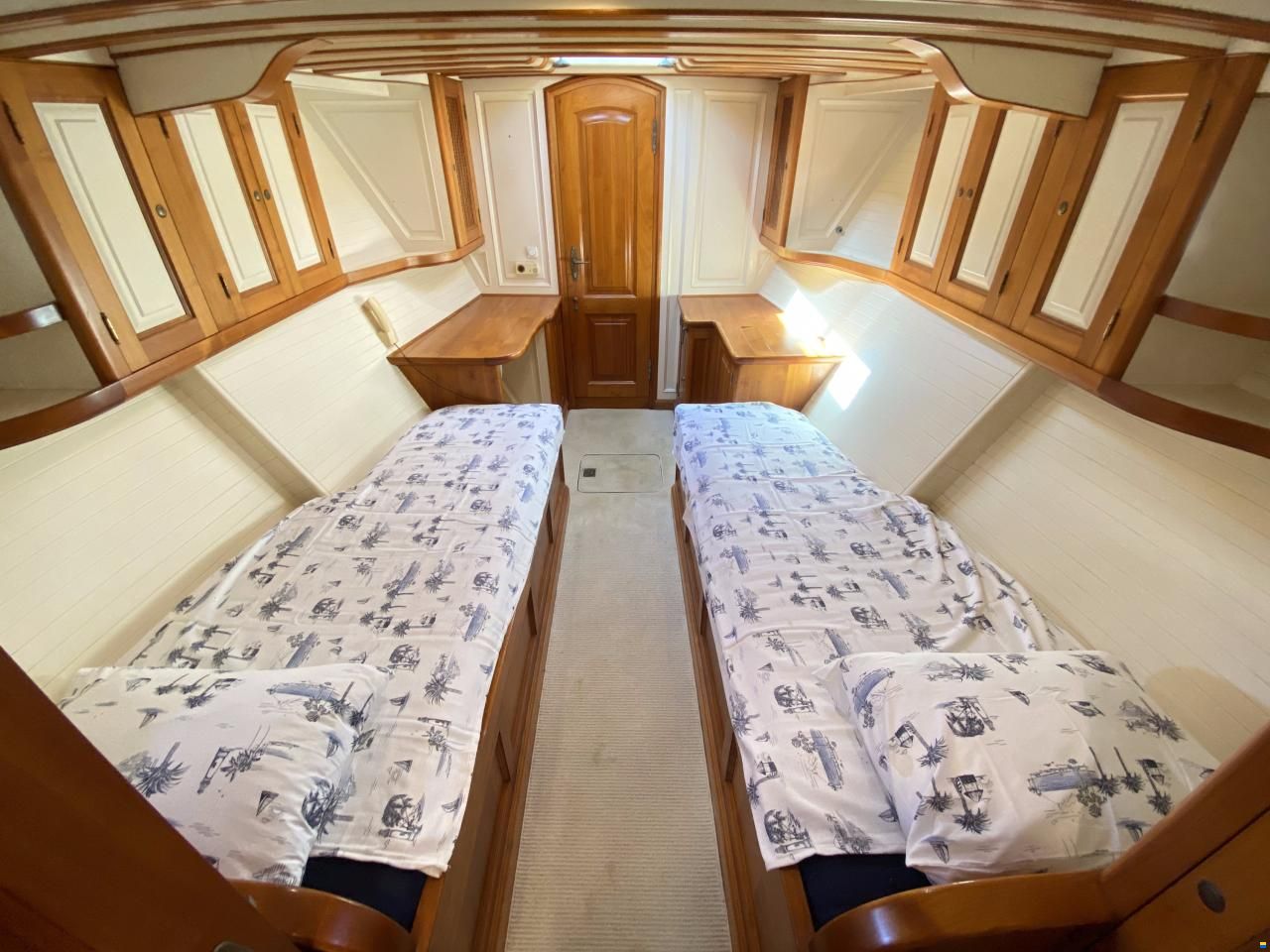 L&uuml;rssen motor yacht FRYA 24m
