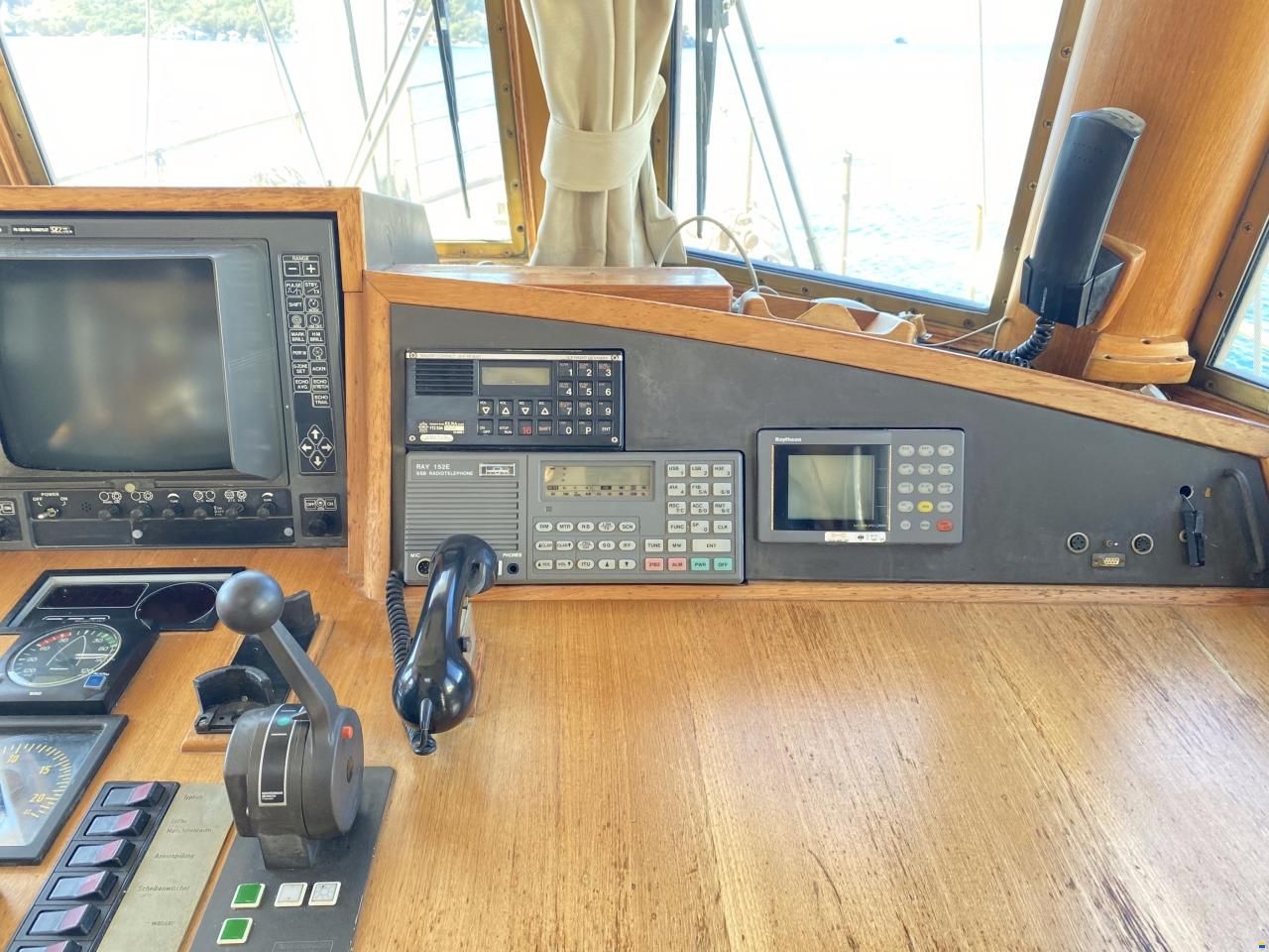 L&uuml;rssen motor yacht FRYA 24m