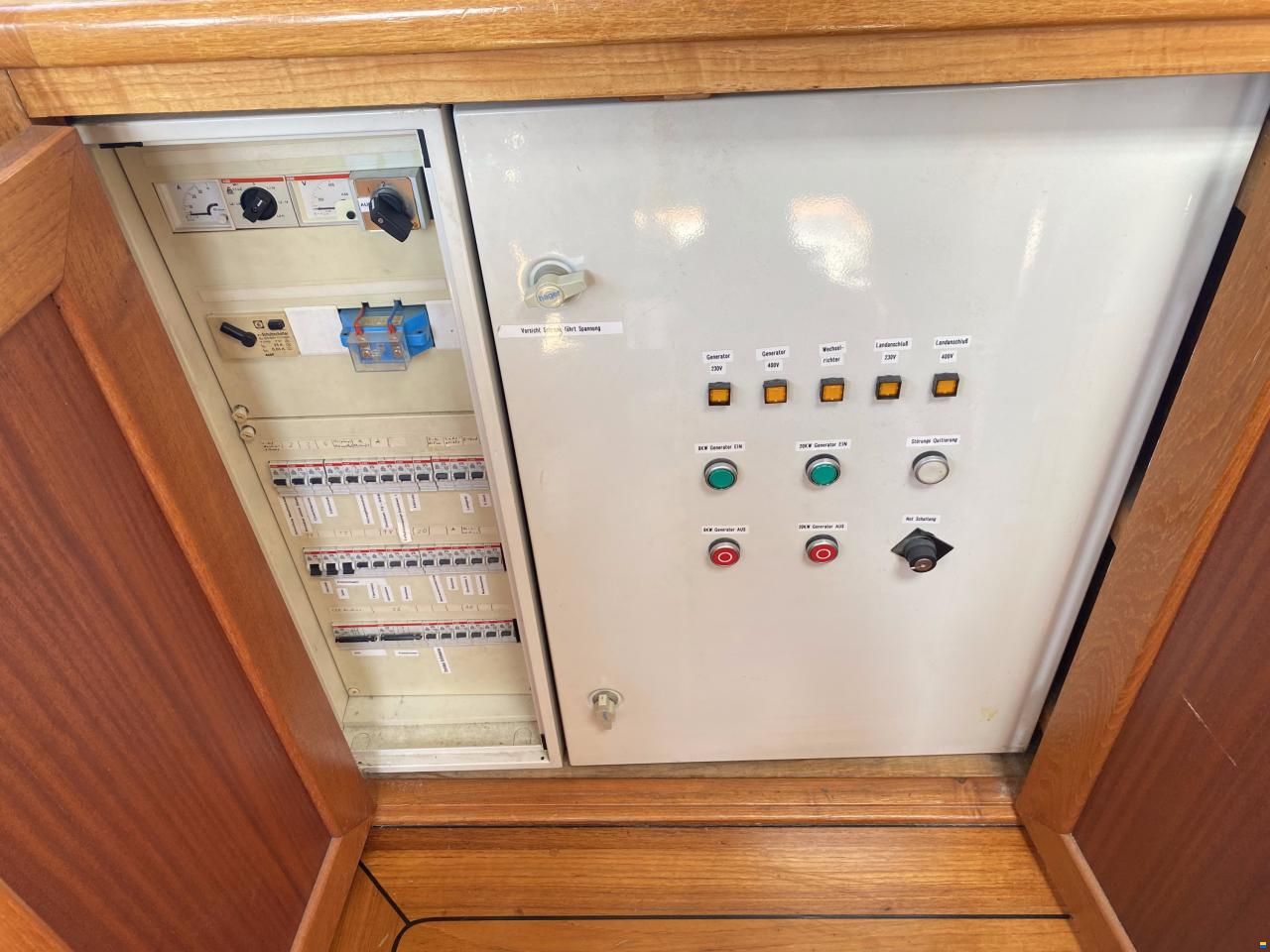 L&uuml;rssen motor yacht FRYA 24m