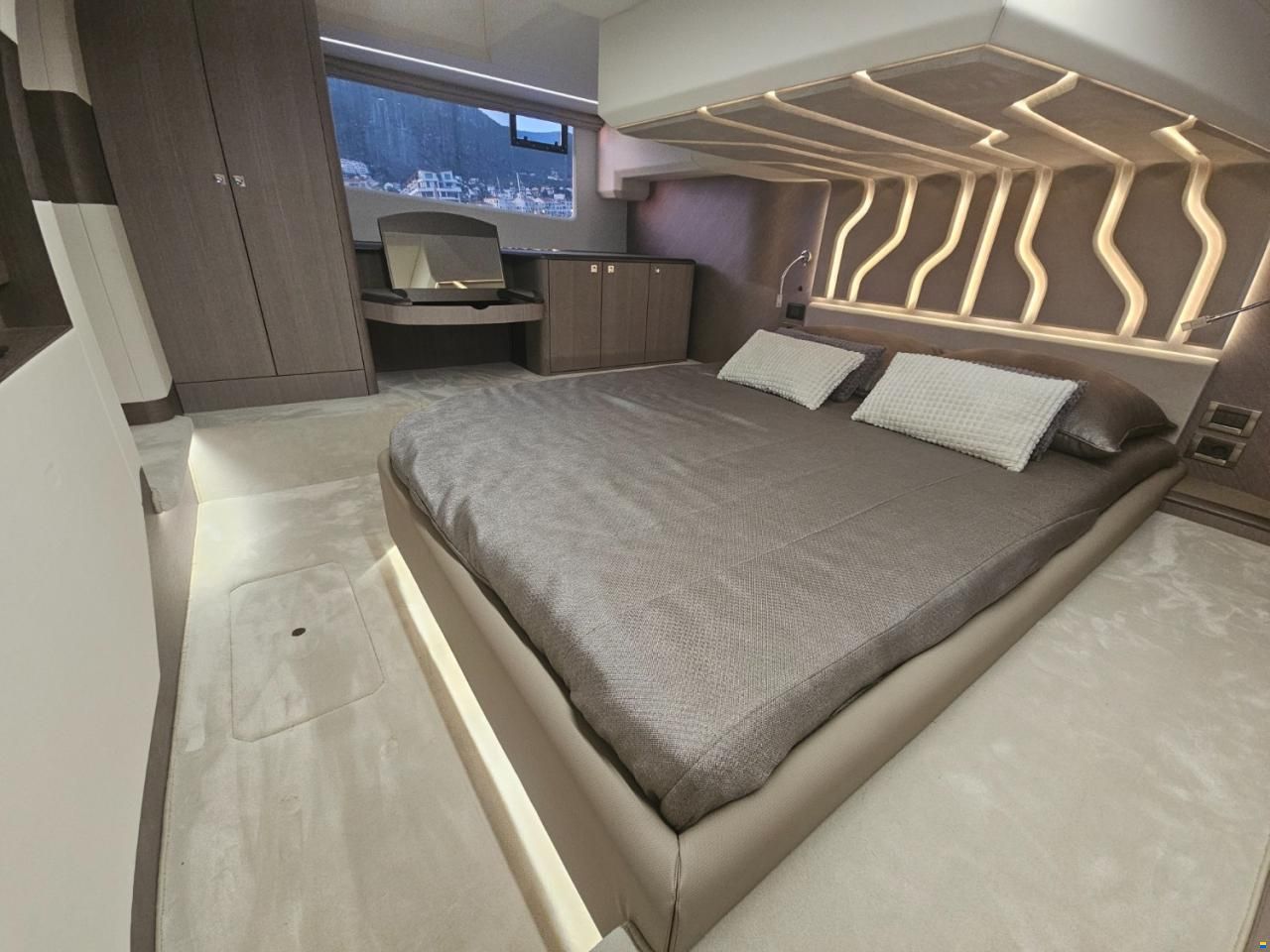 Galeon 440 Fly