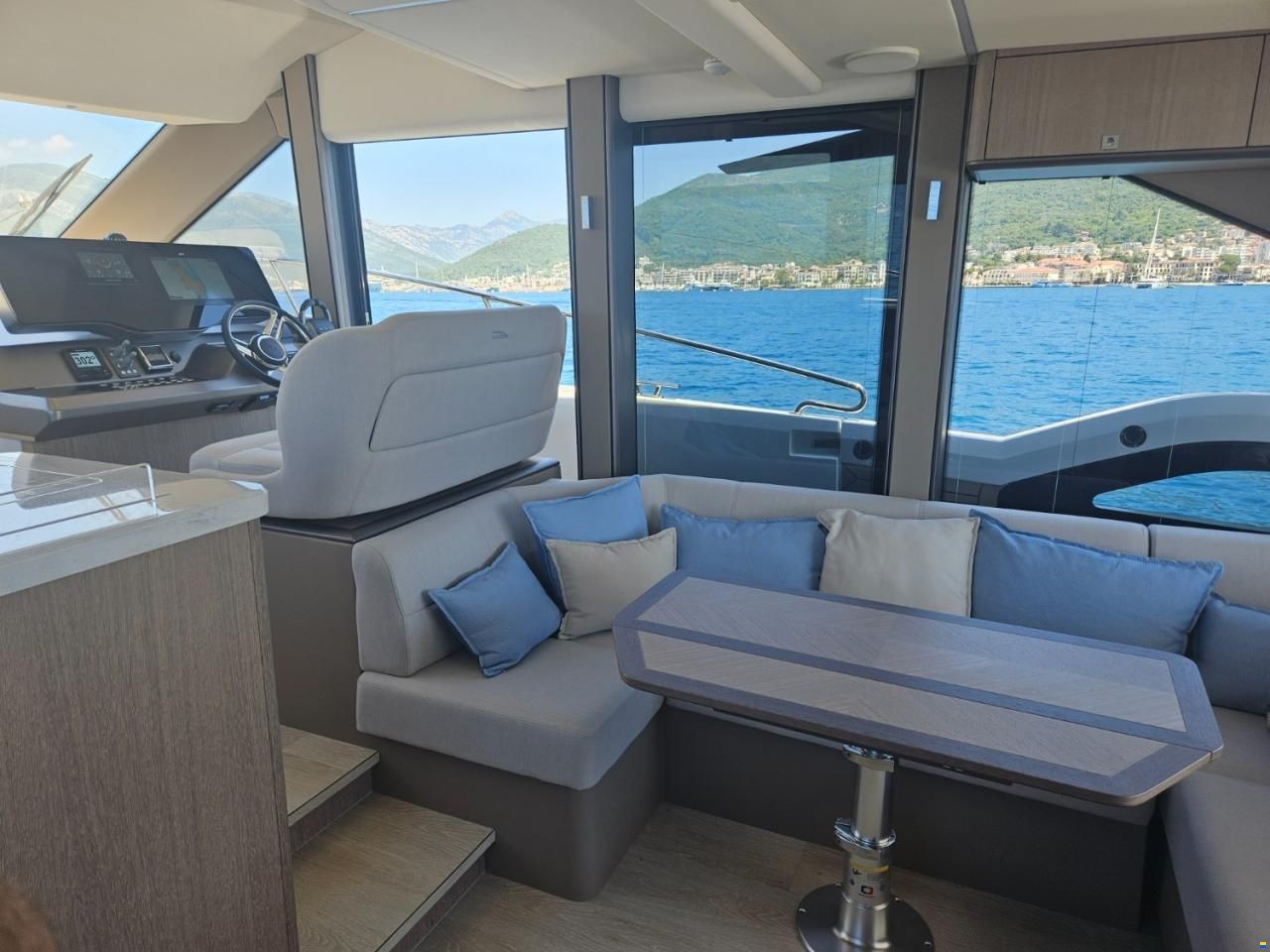 Galeon 440 Fly