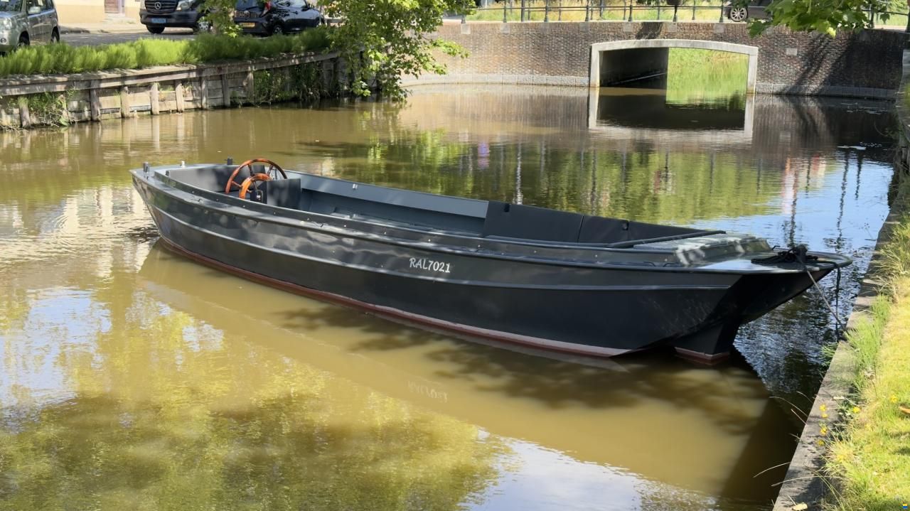 875 stalen sloep