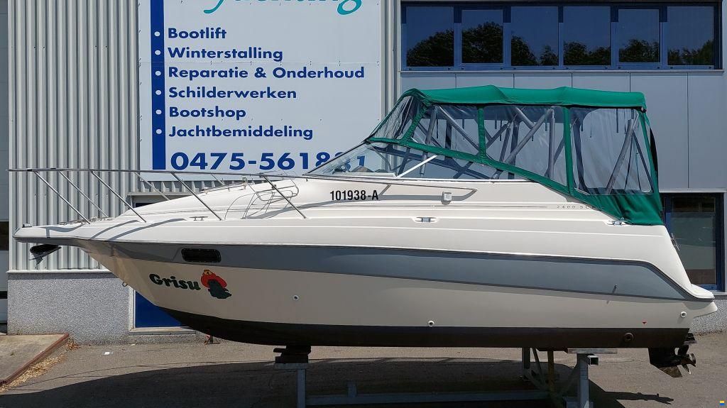 Maxum 2400 SCR