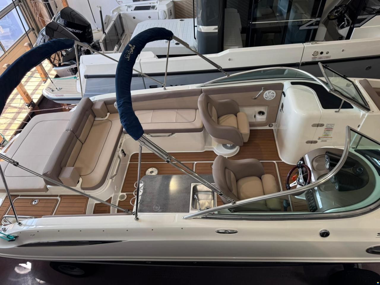 Sea Ray 280 Sundeck