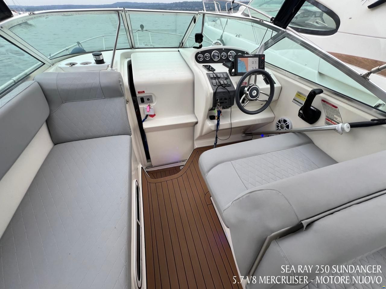 Sea Ray 250 Sundancer