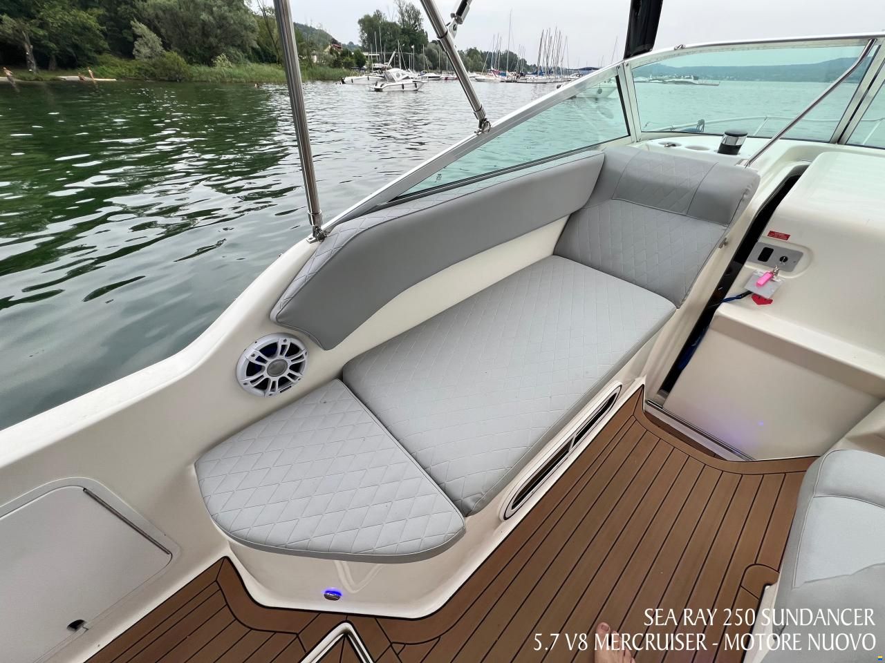 Sea Ray 250 Sundancer
