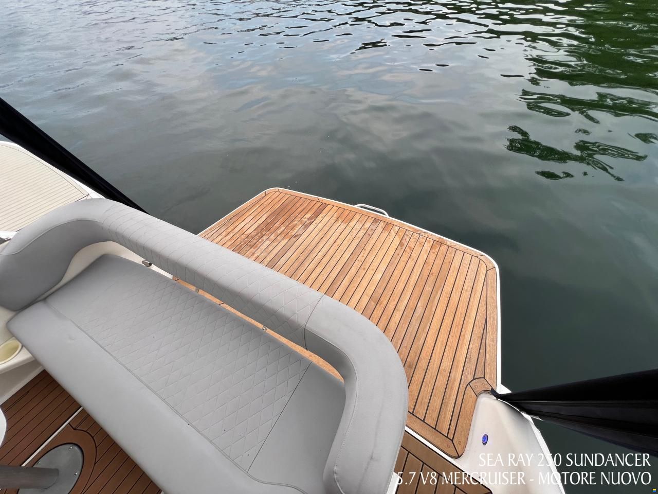 Sea Ray 250 Sundancer