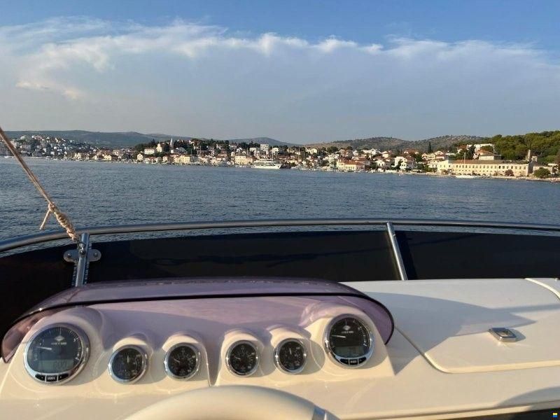 Azimut 43