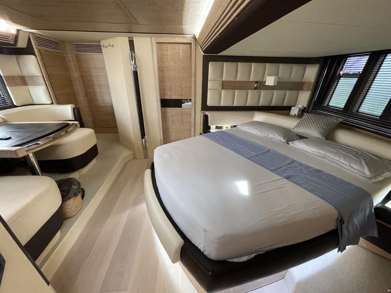 Azimut 64 Flybridge