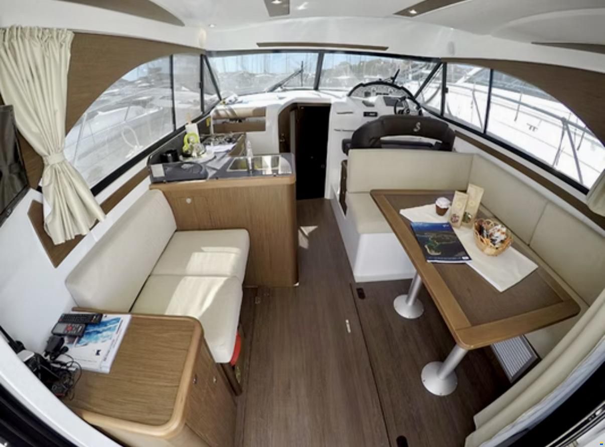 Beneteau Antares 36 Fly