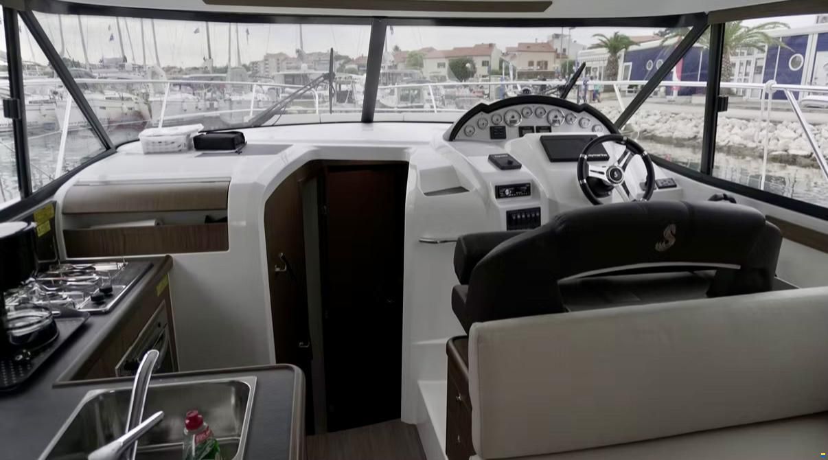 Beneteau Antares 36 Fly