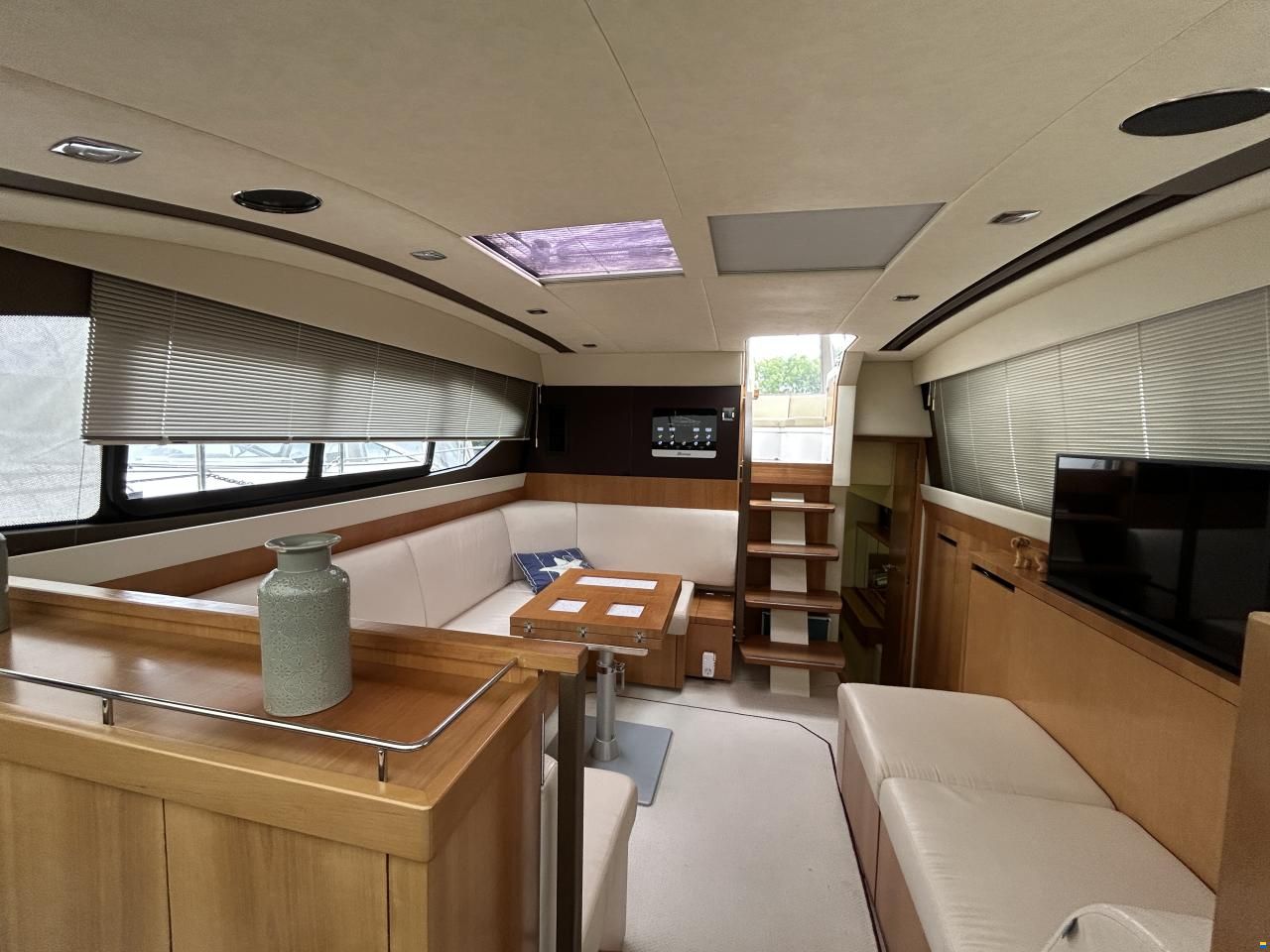 Broom 370