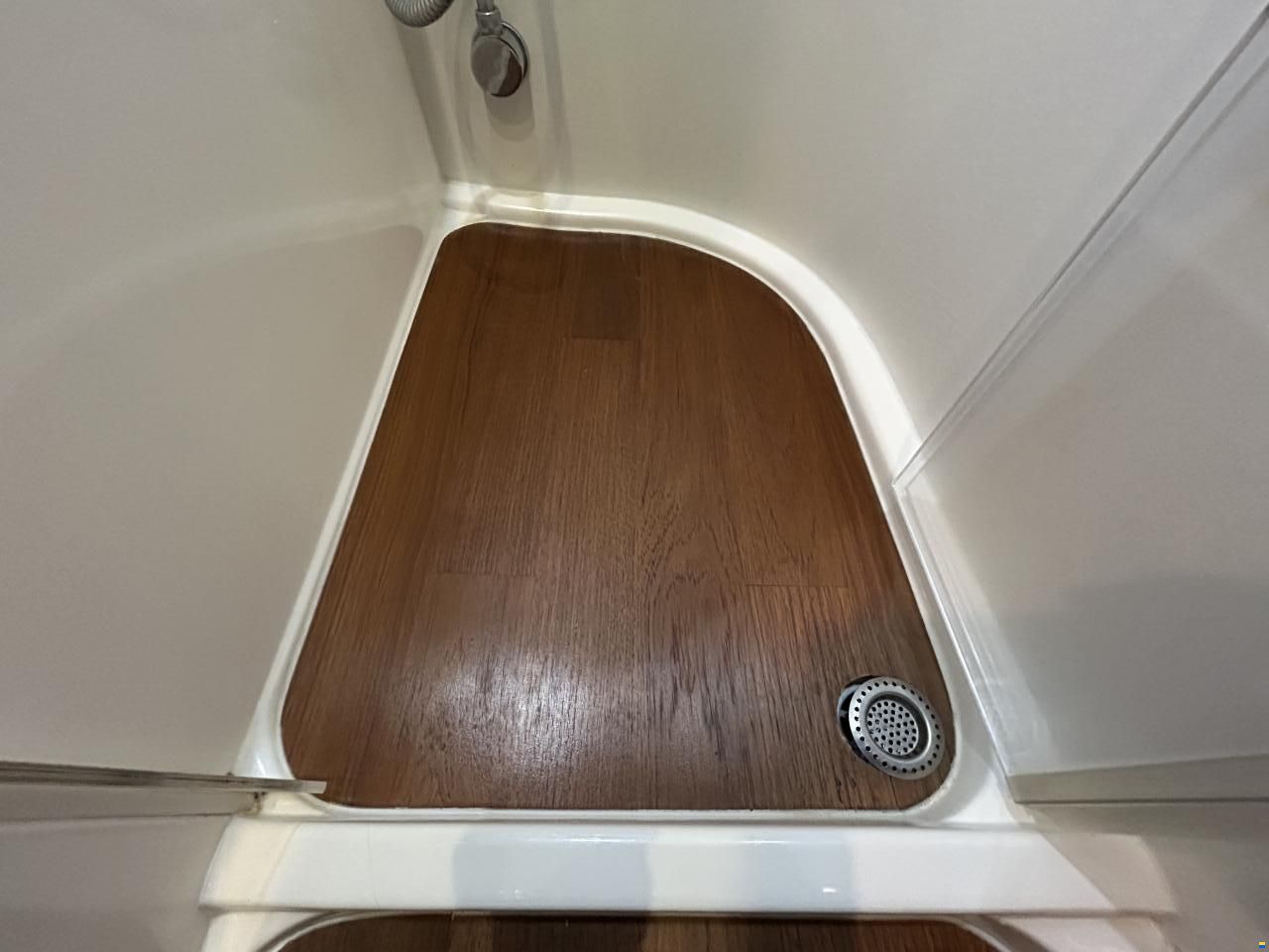 Broom 370