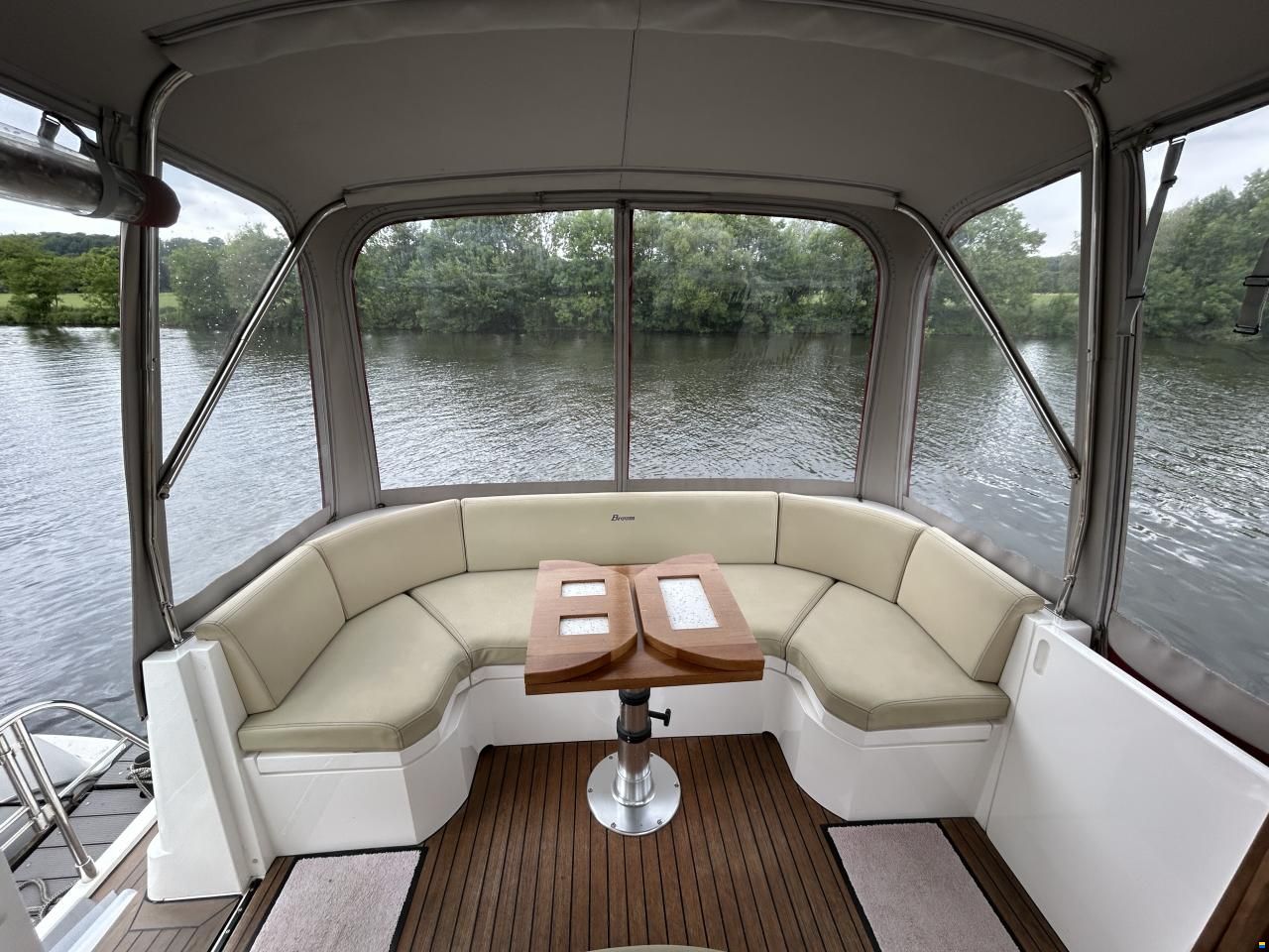 Broom 370