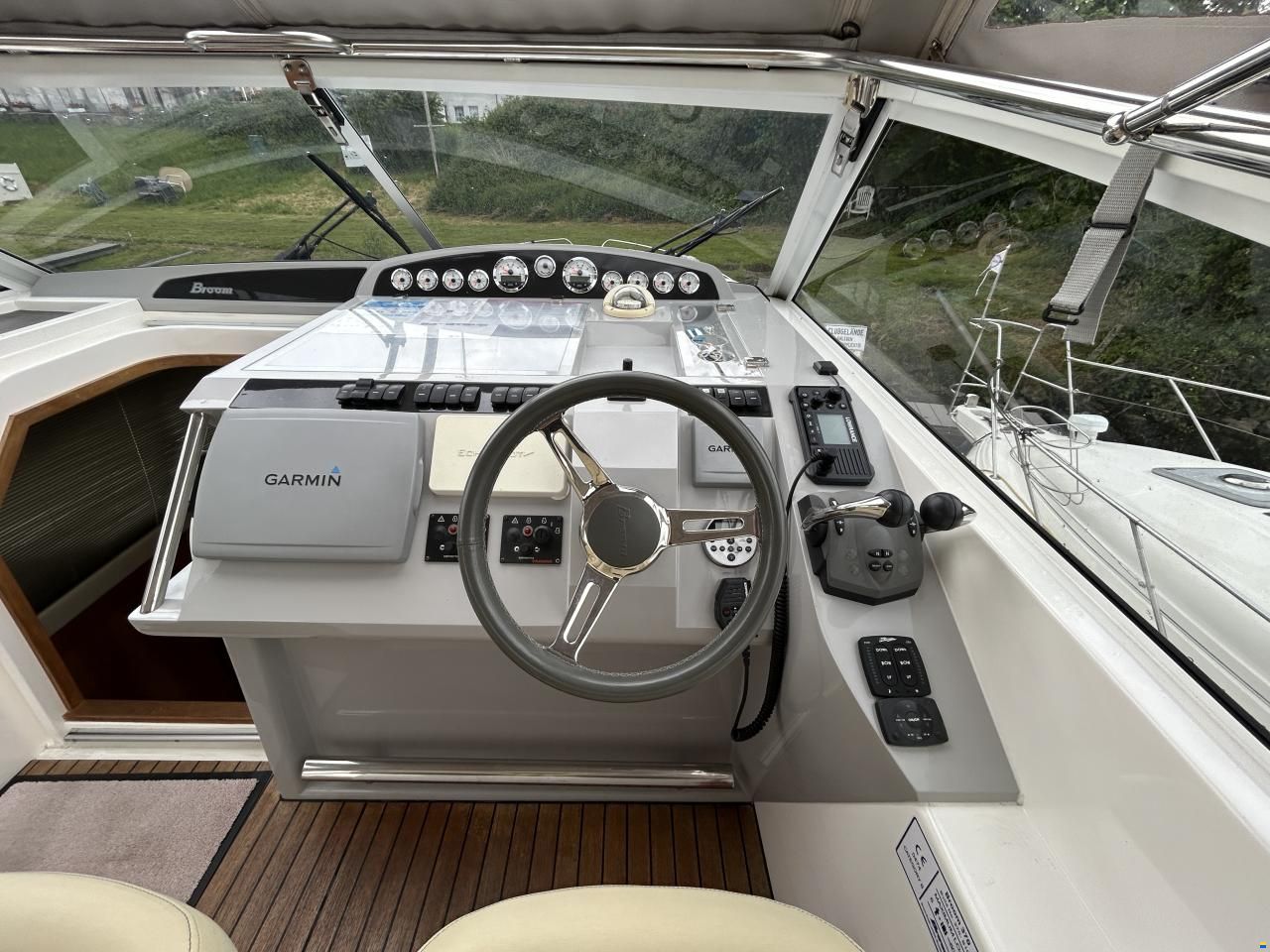 Broom 370