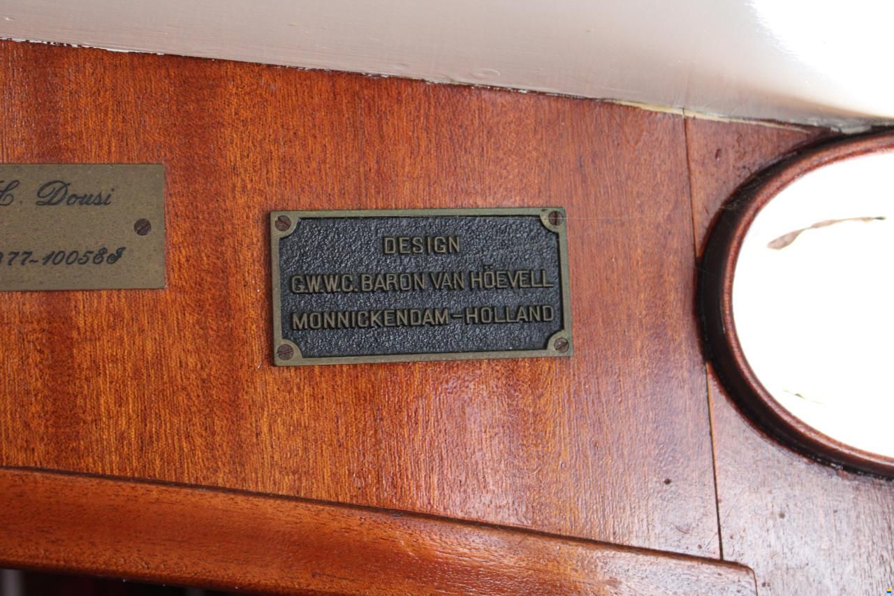 Baron van Ho&euml;vell-One Off Ketch