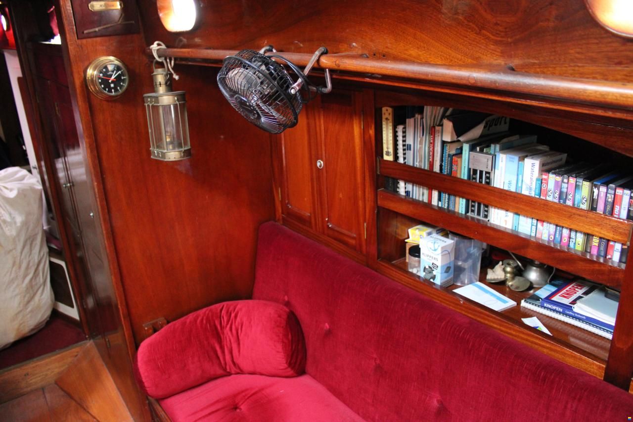 Baron van Ho&euml;vell-One Off Ketch