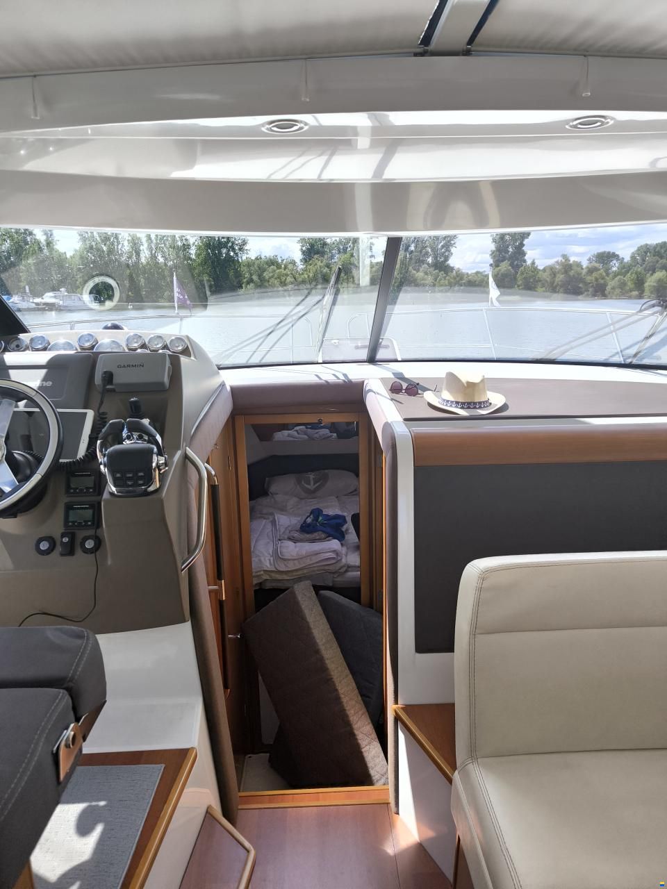 Jeanneau NC 11