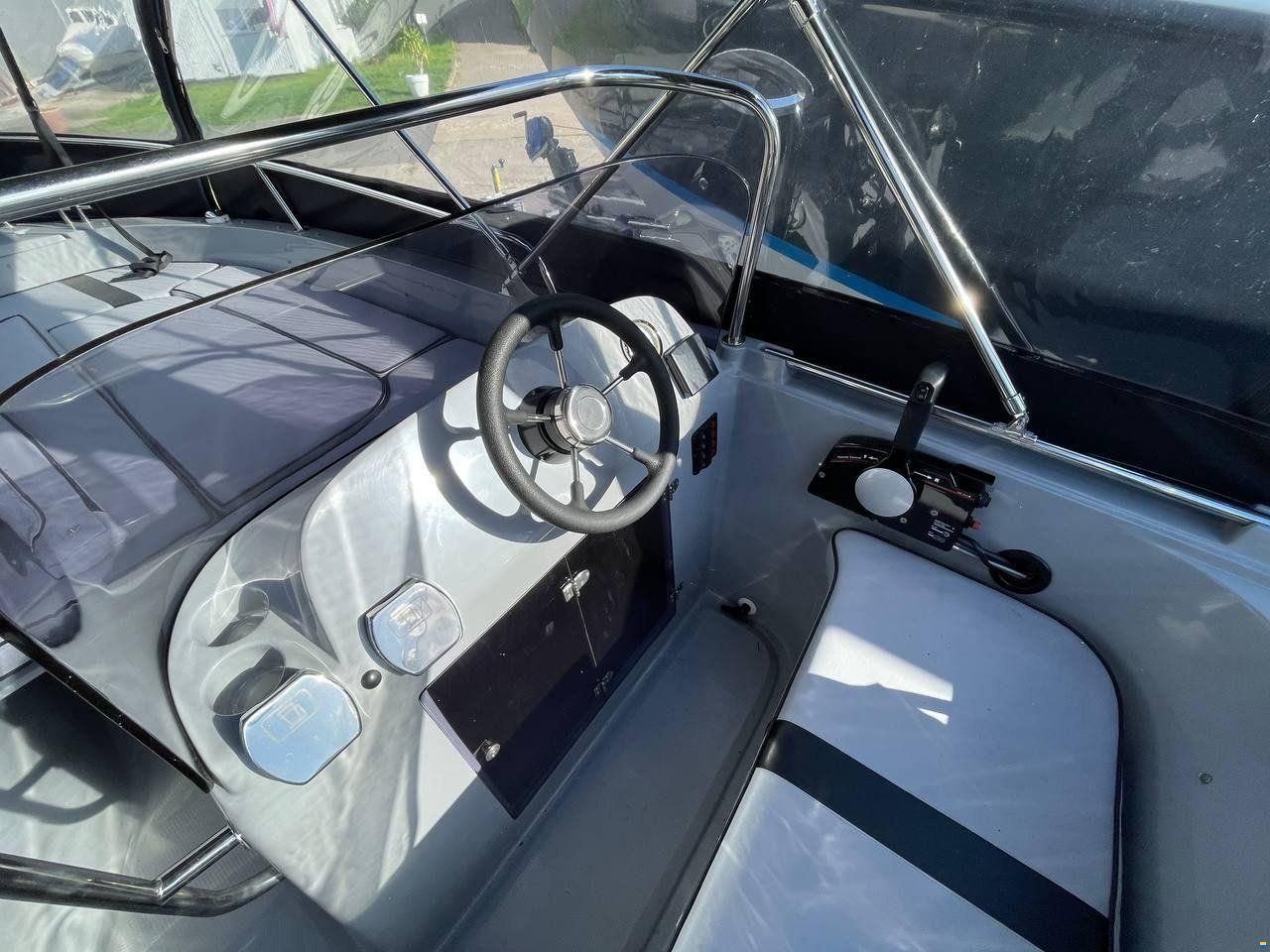 TEAM BOAT - QUICKSILVER 520