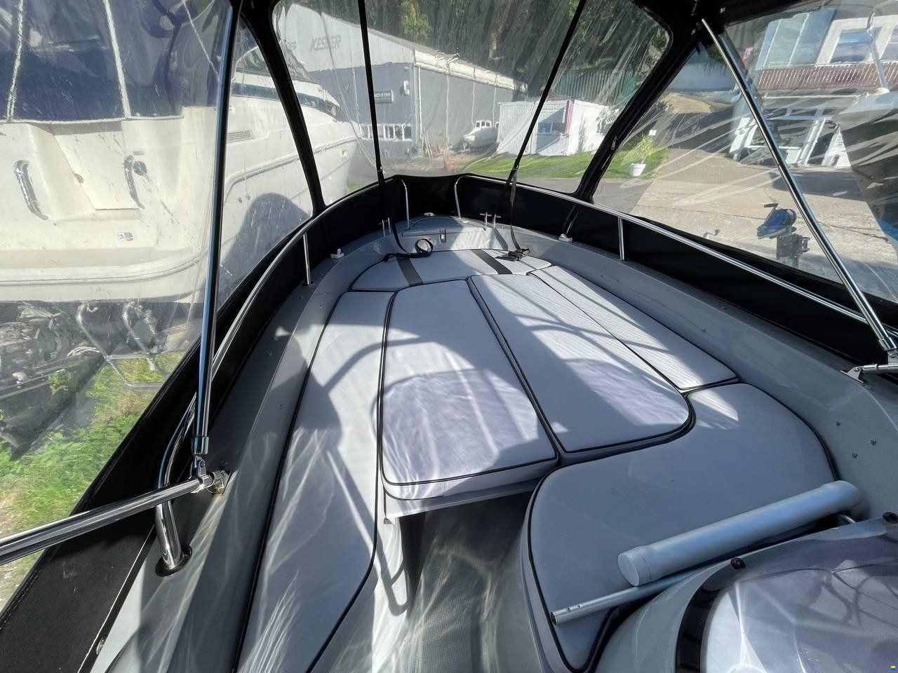 TEAM BOAT - QUICKSILVER 520