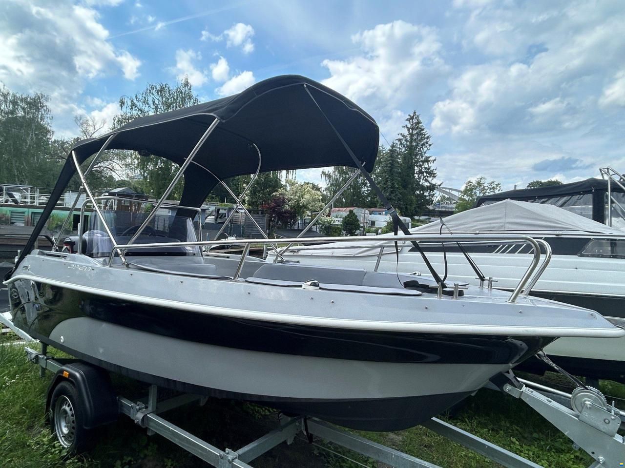 TEAM BOAT 520