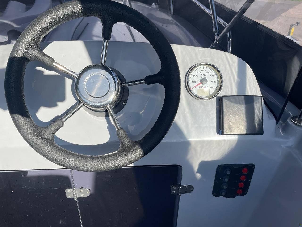 TEAM BOAT - QUICKSILVER 520
