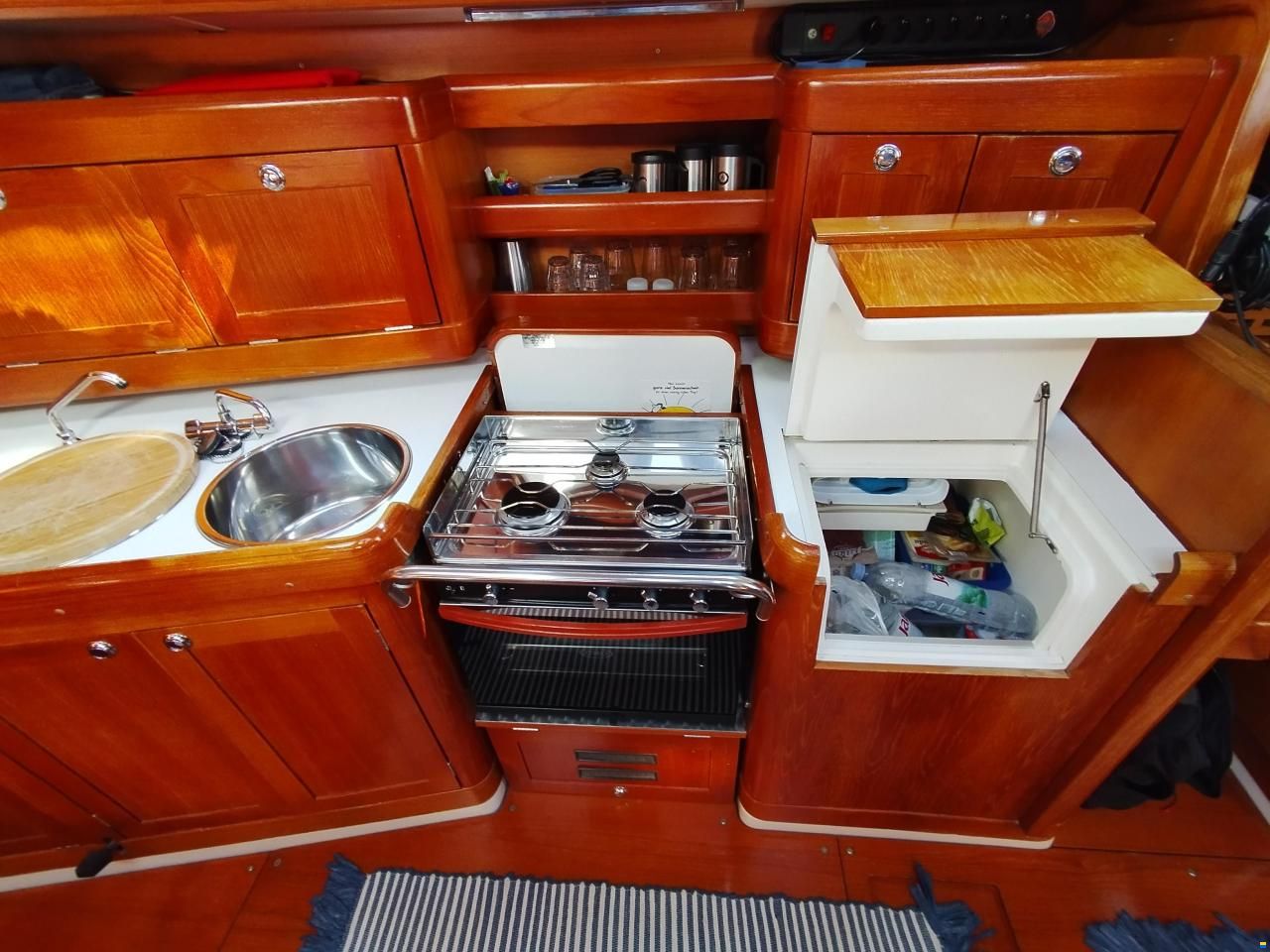 Elan 381