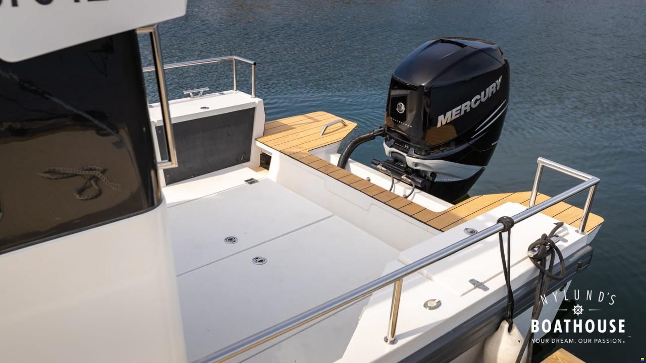 Axopar 28 Cabin