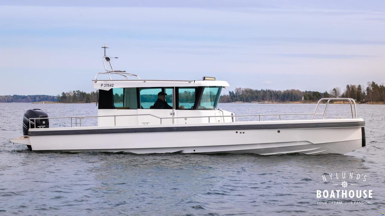 Axopar 28 Cabin