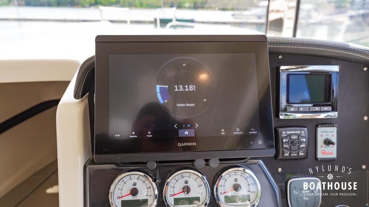 Quicksilver 905 Pilothouse