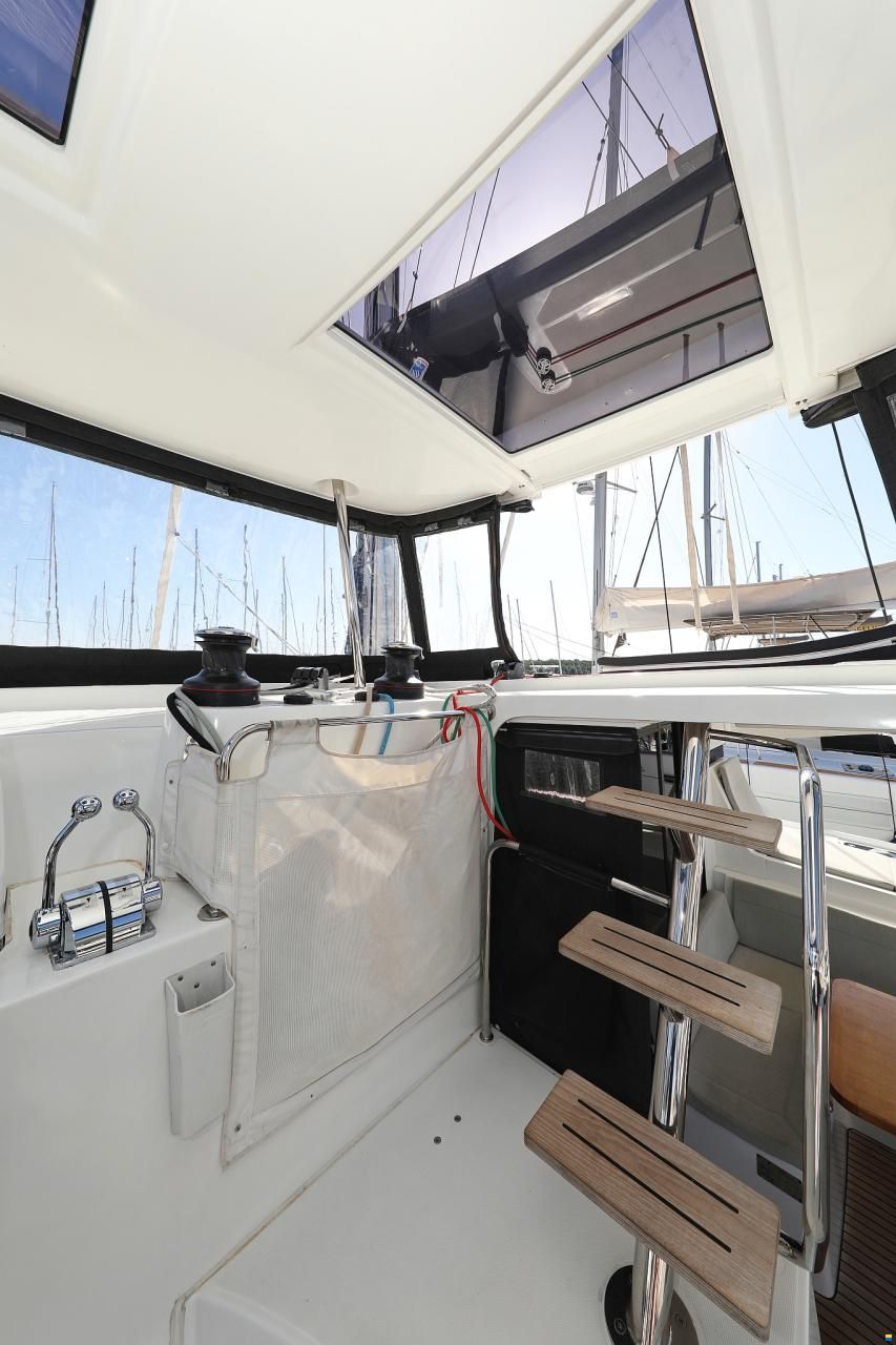 Lagoon 42