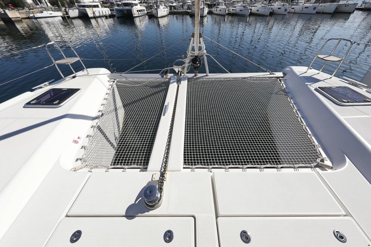 Lagoon 42