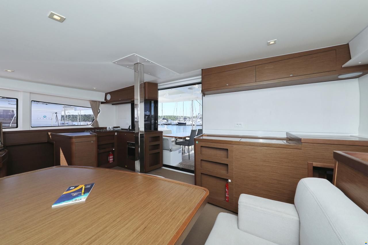 Lagoon 42