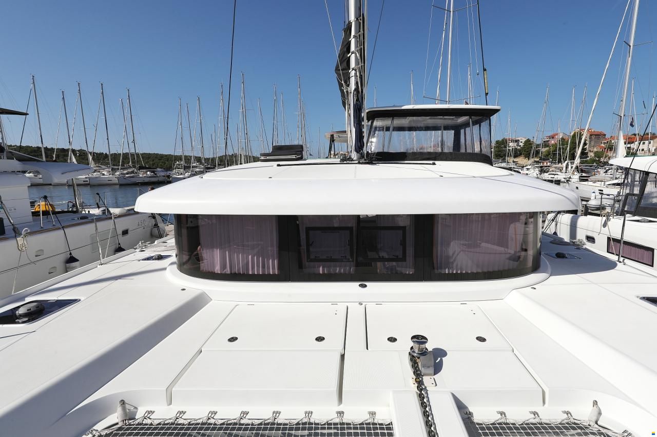 Lagoon 42