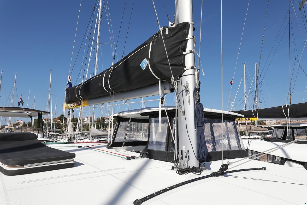 Lagoon 42