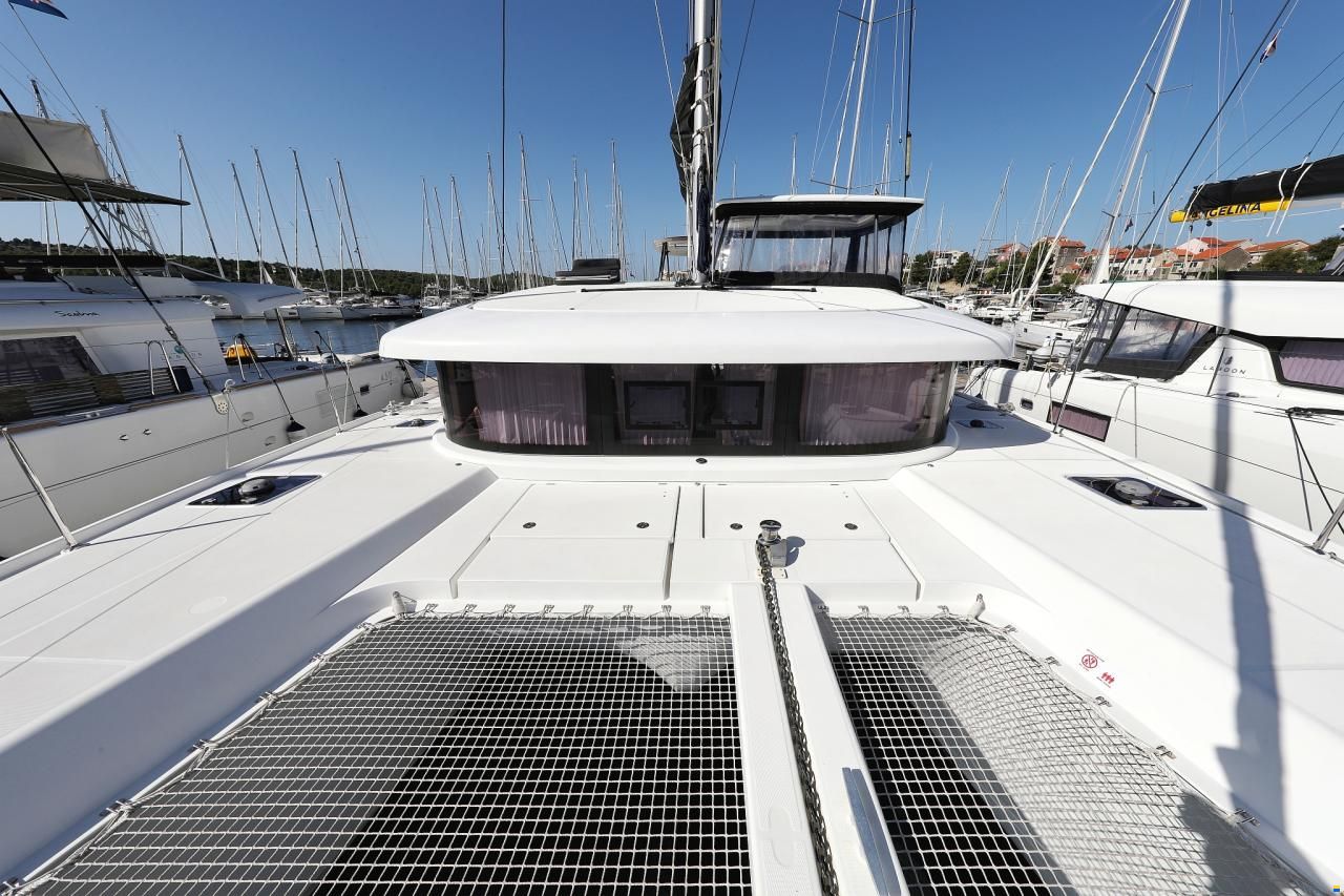 Lagoon 42