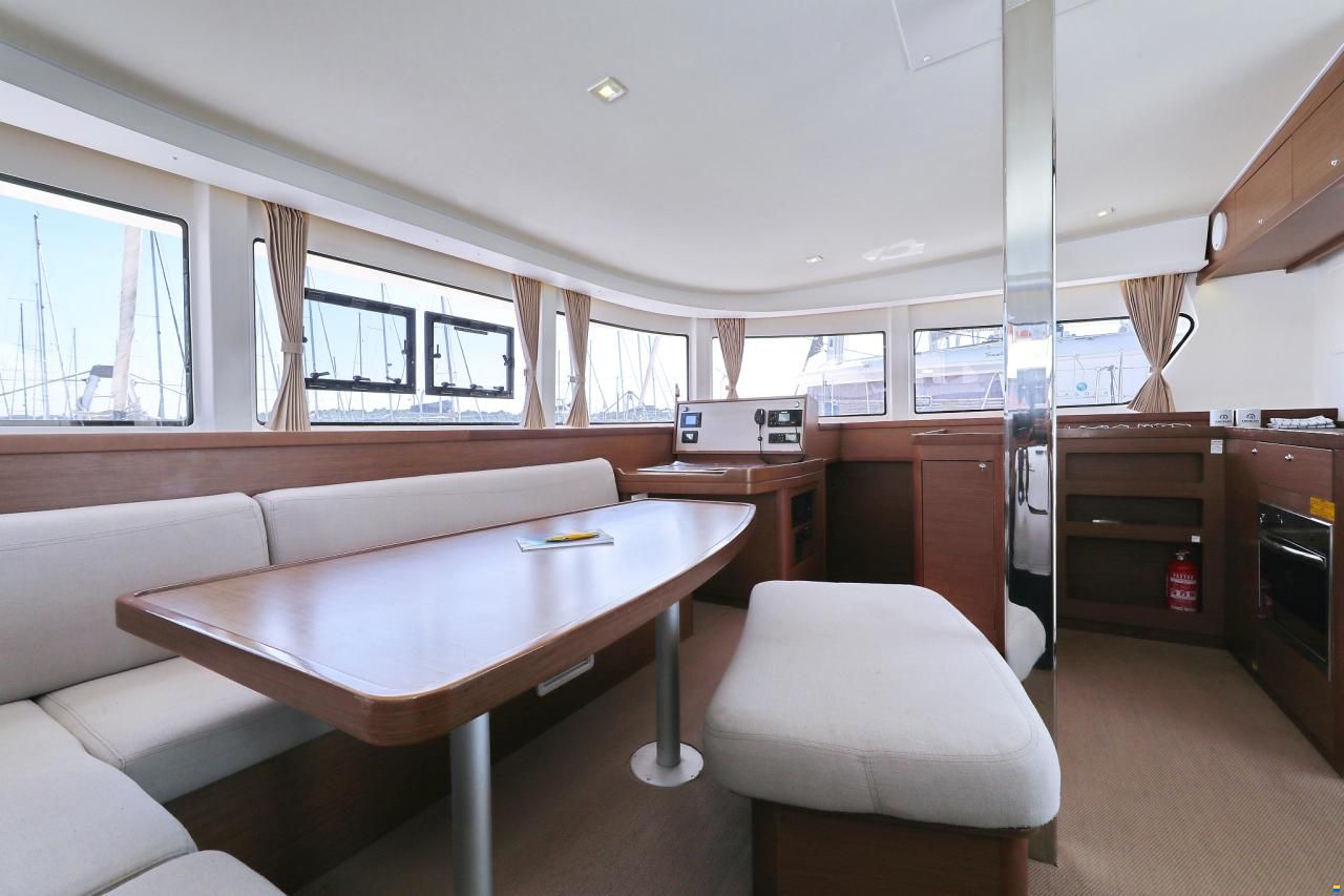 Lagoon 42