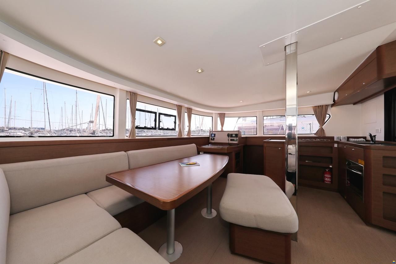 Lagoon 42