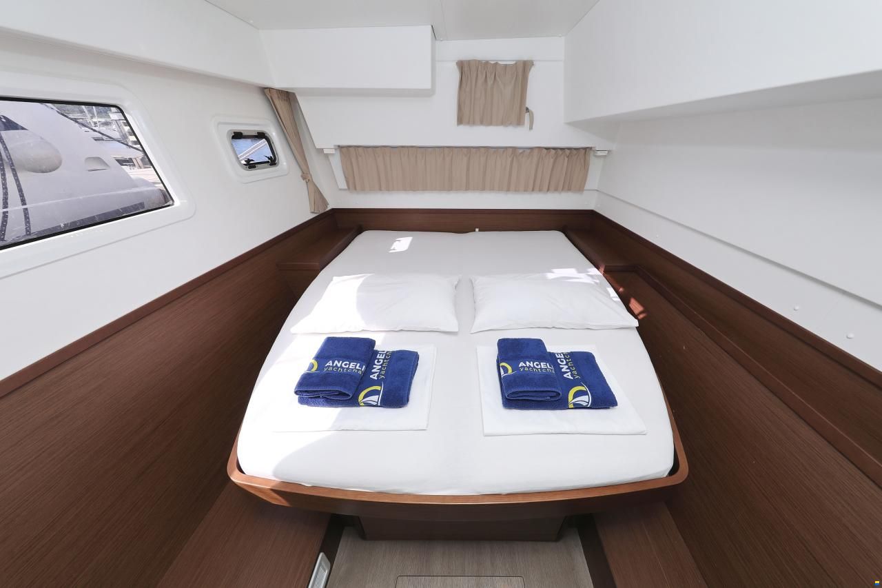 Lagoon 42