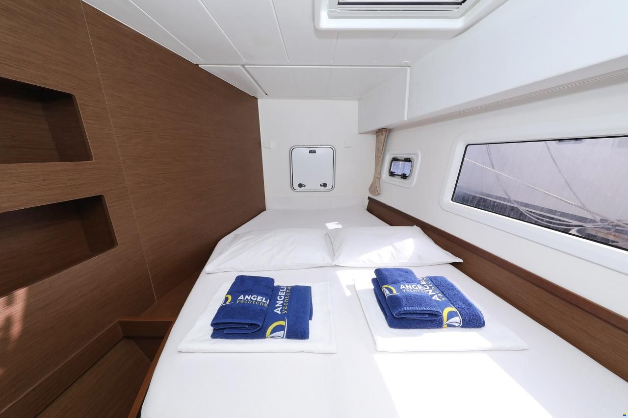 Lagoon 42