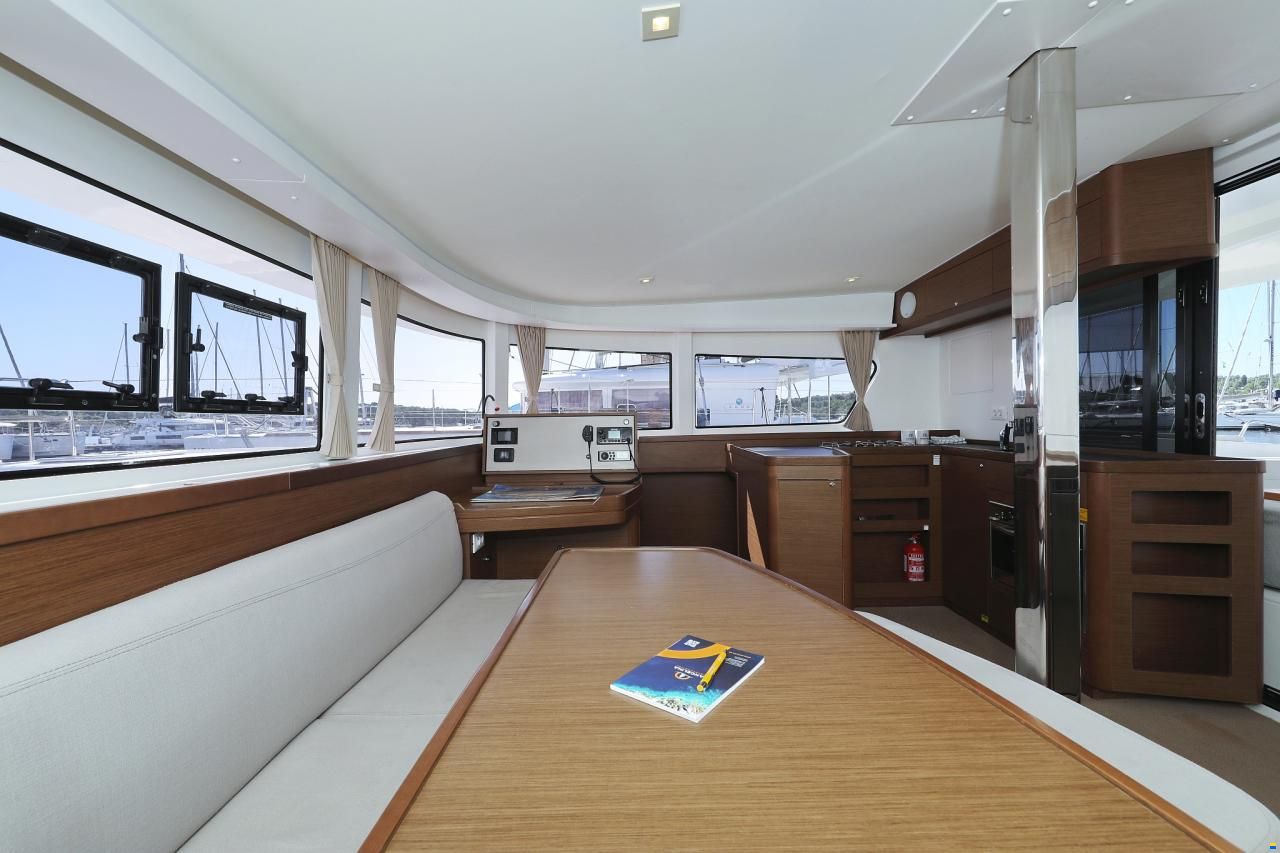 Lagoon 42