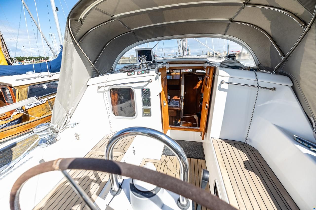 Marine Projects Moody Eclipse 33