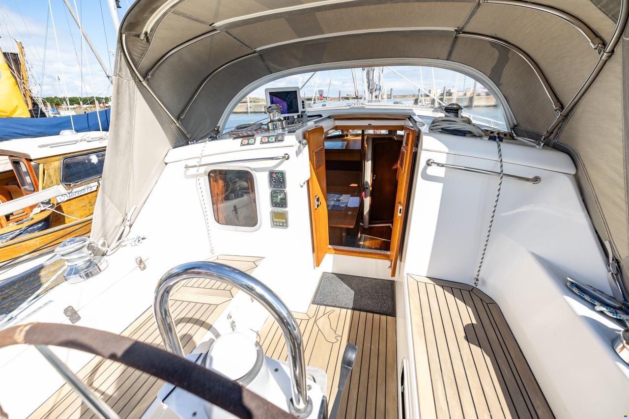 Marine Projects Moody Eclipse 33