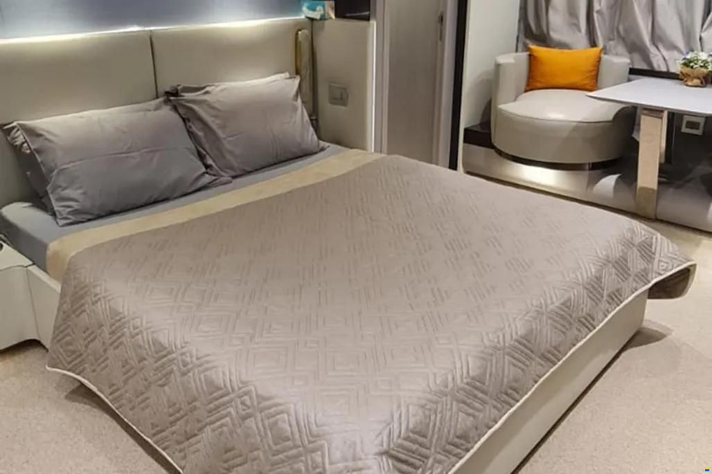 Azimut 80