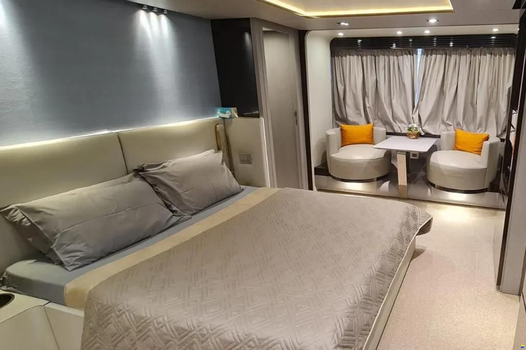 Azimut 80
