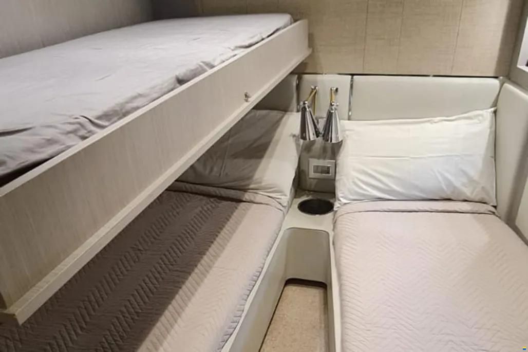 Azimut 80